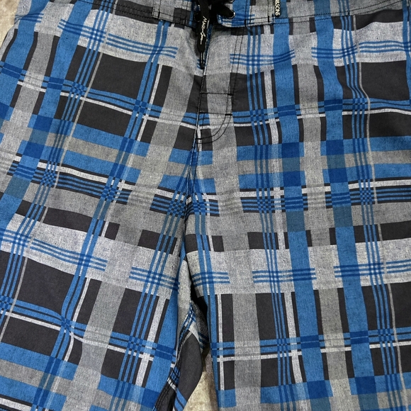 Maui and Sons Other - Blue and Gray Plaid Shorts
